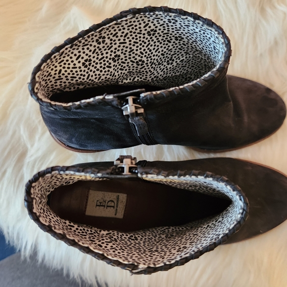 ED Ellen Degeneres Black Leather Nubuck Susumu Ankle Boots - Picture 8 of 8